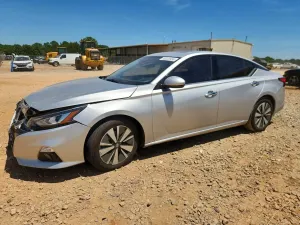 Nissan Altima 2.5L 4 2019