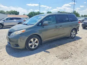 Toyota Sienna 3.5L 6 2013