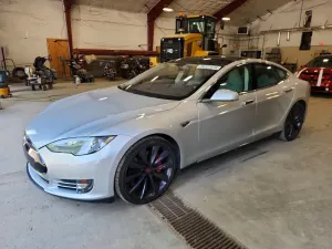 Tesla Model S 2014