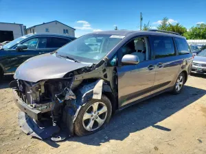 Toyota Sienna 3.5L 6 2013