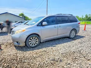 Toyota Sienna 3.5L 6 2011