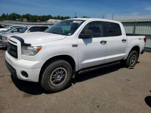 Toyota Tundra 5.7L 8 2012