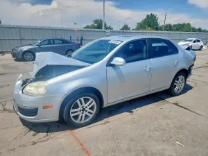 Volkswagen Jetta 2.0L 4 2010