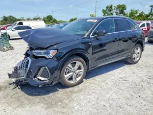 Audi Q3 2.0L 4 2024
