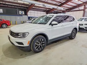 Volkswagen Tiguan 2.0L 4 2021