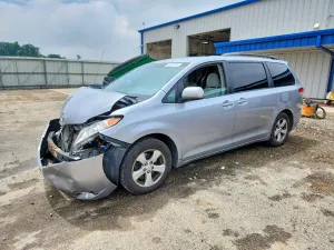 Toyota Sienna 3.5L 6 2013
