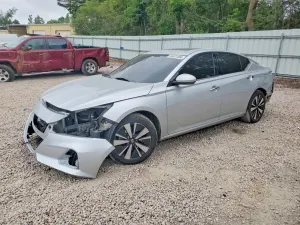 Nissan Altima 2.5L 4 2020