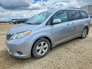 Toyota Sienna 3.5L 6 2013