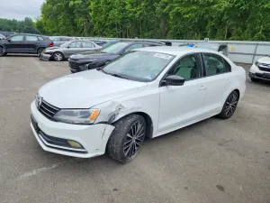 Volkswagen Jetta 1.8L 4 2015