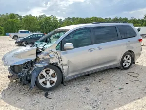 Toyota Sienna 3.5L 6 2017