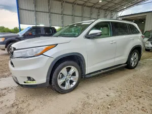 Toyota Highlander 3.5L 6 2015