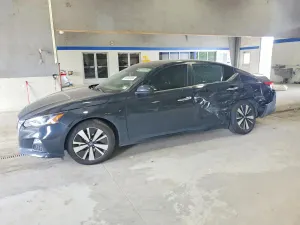 Nissan Altima 2.5L 4 2021