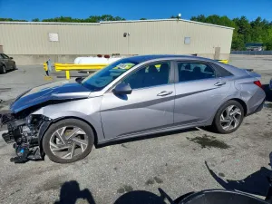 Hyundai Elantra 2.0L 4 2025
