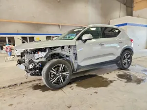 Volvo XC40 2.0L 4 2024