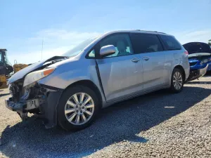 Toyota Sienna 3.5L 6 2012