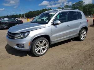 Volkswagen Tiguan 2.0L 4 2016