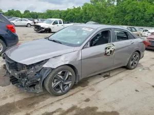 Hyundai Elantra 2.0L 4 2023