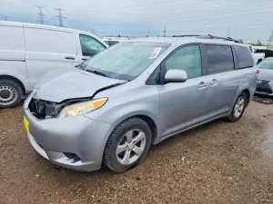 Toyota Sienna 3.5L 6 2012