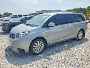 Toyota Sienna 3.5L 6 2016