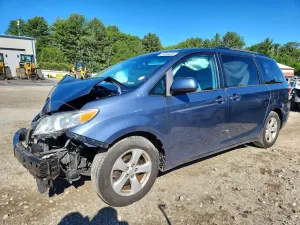 Toyota Sienna 3.5L 6 2016