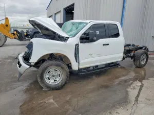 Ford F-250 6.8L 8 2023