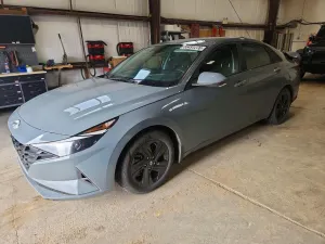 Hyundai Elantra 2.0L 4 2022