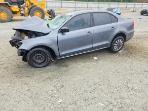 Volkswagen Jetta 2.0L 4 2013