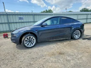 Tesla Model Y 2026