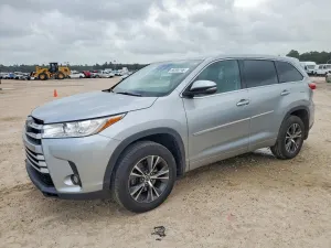 Toyota Highlander 3.5L 6 2017