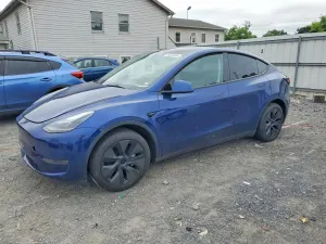 Tesla Model Y 2025