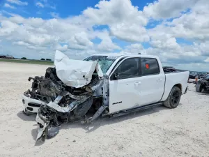 RAM 1500 5.7L 8 2021