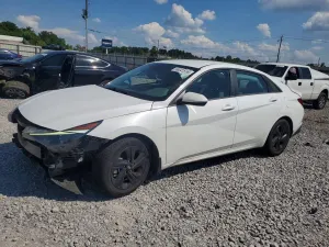 Hyundai Elantra 2.0L 4 2022