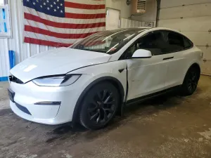 Tesla Model X 2022
