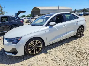 Audi A3 2.0L 4 2025