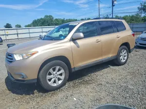 Toyota Highlander 3.5L 6 2013