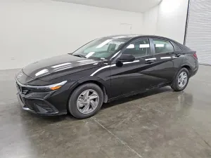Hyundai Elantra 2.0L 4 2026