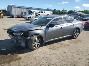 Nissan Altima SR 2.5L 4 2020