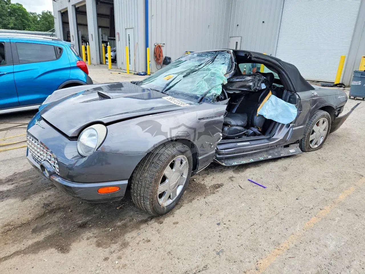 Ford Thunderbird 3.9L 8 2003