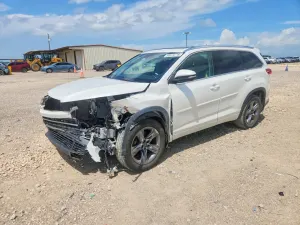 Toyota Highlander 3.5L 6 2017