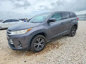 Toyota Highlander 3.5L 6 2017