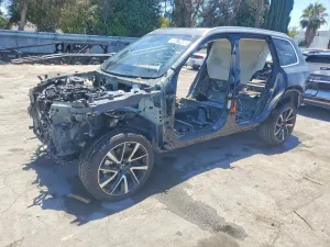 Volvo XC90 2.0L 4 2025