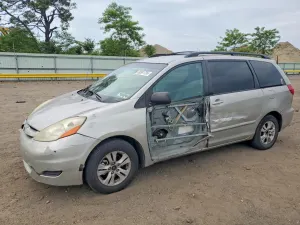 Toyota Sienna 3.3L 6 2006