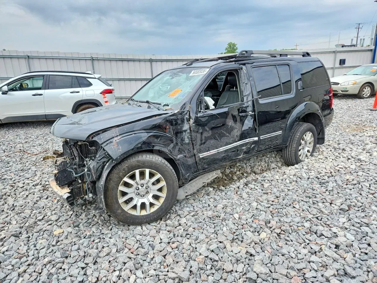 Nissan Pathfinder 4.0L 6 2012