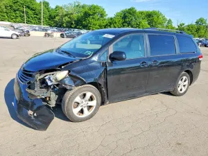 Toyota Sienna 3.5L 6 2012