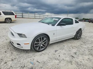 Ford Mustang 3.7L 6 2014