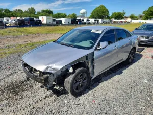 Hyundai Elantra 2.0L 4 2022