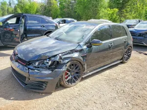 Volkswagen Golf 2L 4 2015