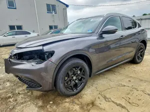 Alfa Romeo Stelvio 2.0L 4 2020