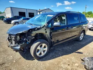 Toyota Sienna 3.5L 6 2014