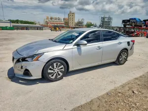 Nissan Altima 2.5L 4 2020